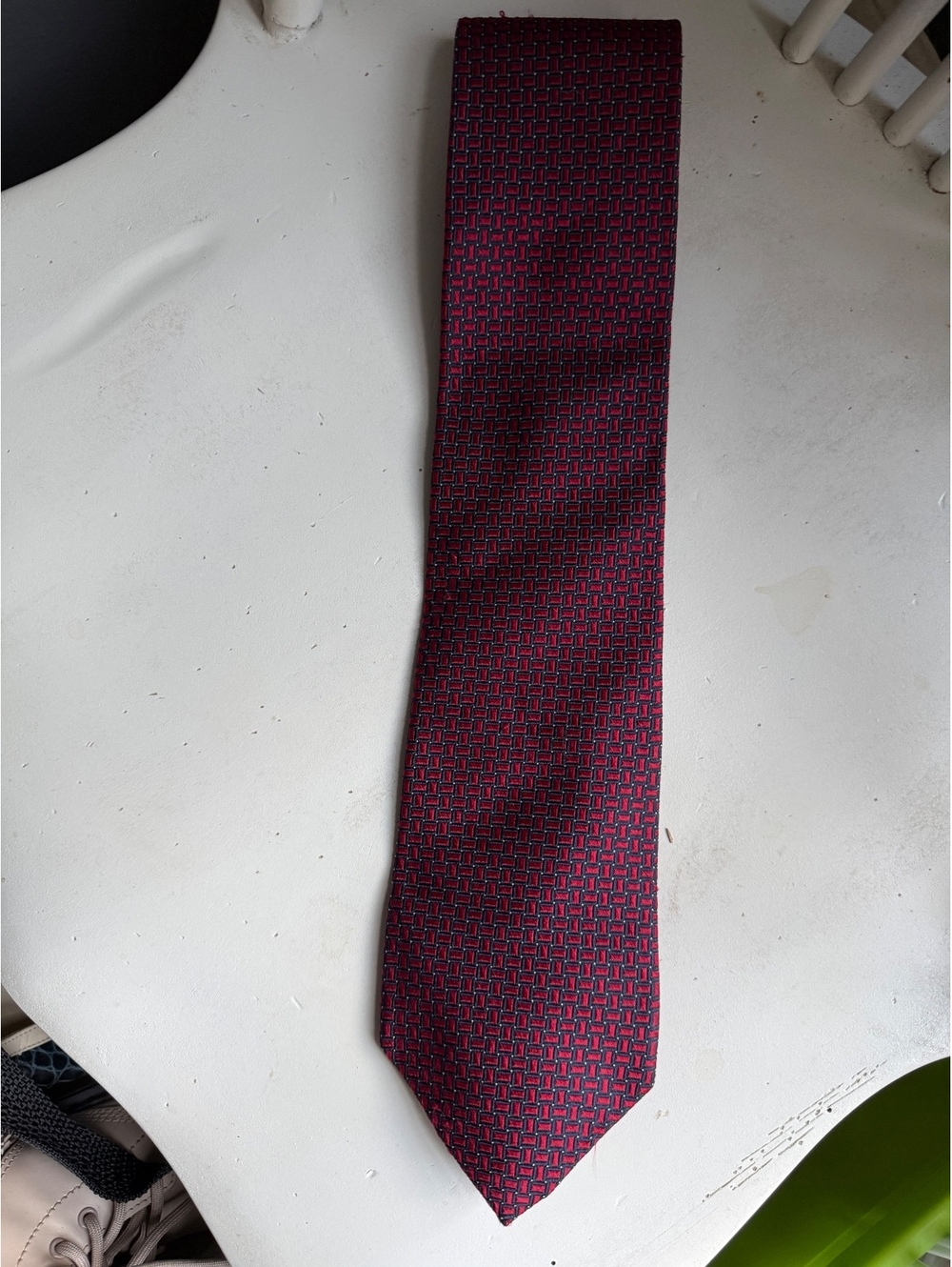 Lord & Taylor 100% Silk Red and Navy Patterned Men's Tie